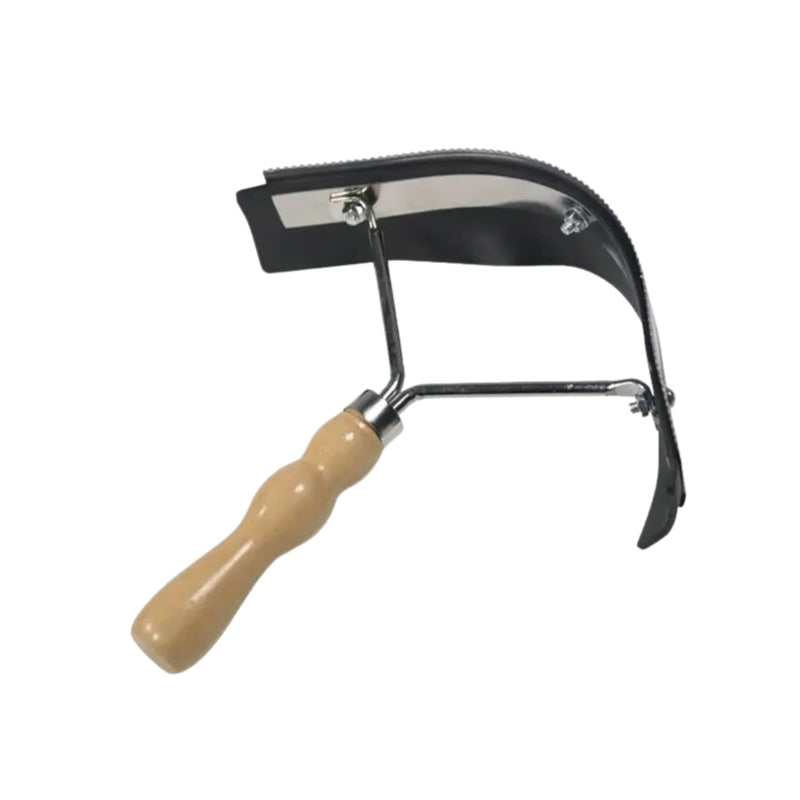 Étrille Métallique à Poignée Bois